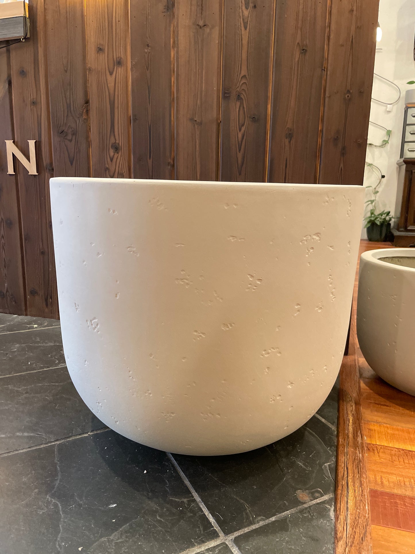 Strong Clay Bottom Radius Pot
