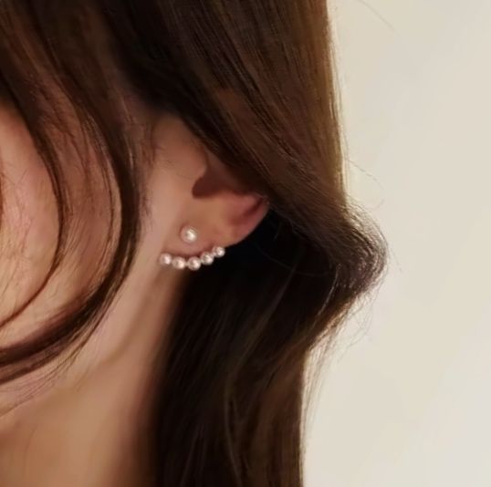 Agnes Pearl Stud Ear Jackets