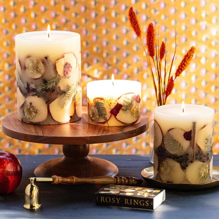 Rosy Rings, Spicy Apple Small Round Botanical Candle - Boutique Dandelion