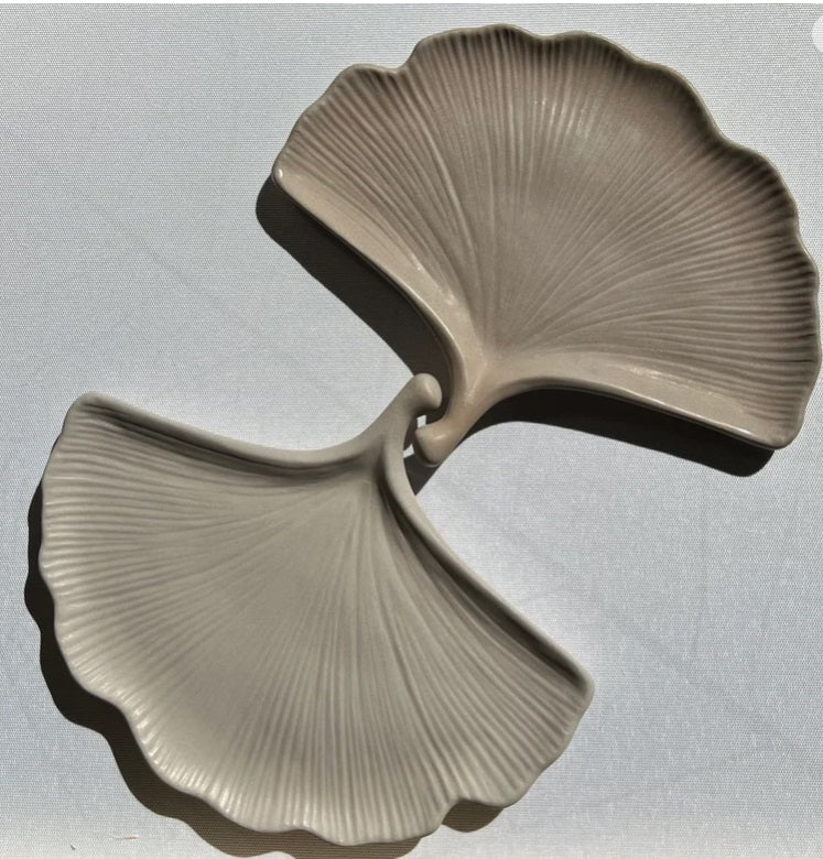 Ginkgo Leaf Cement Tray