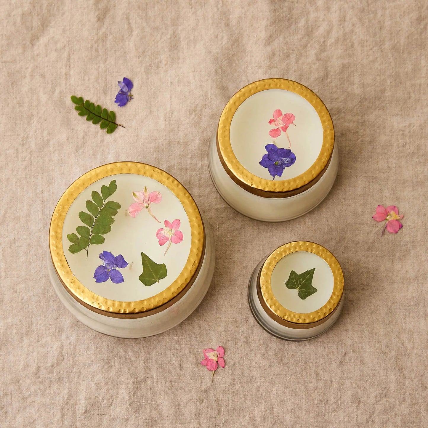 Rosy Rings, Vining Jasmine Small Pressed Floral Candle - Boutique Dandelion