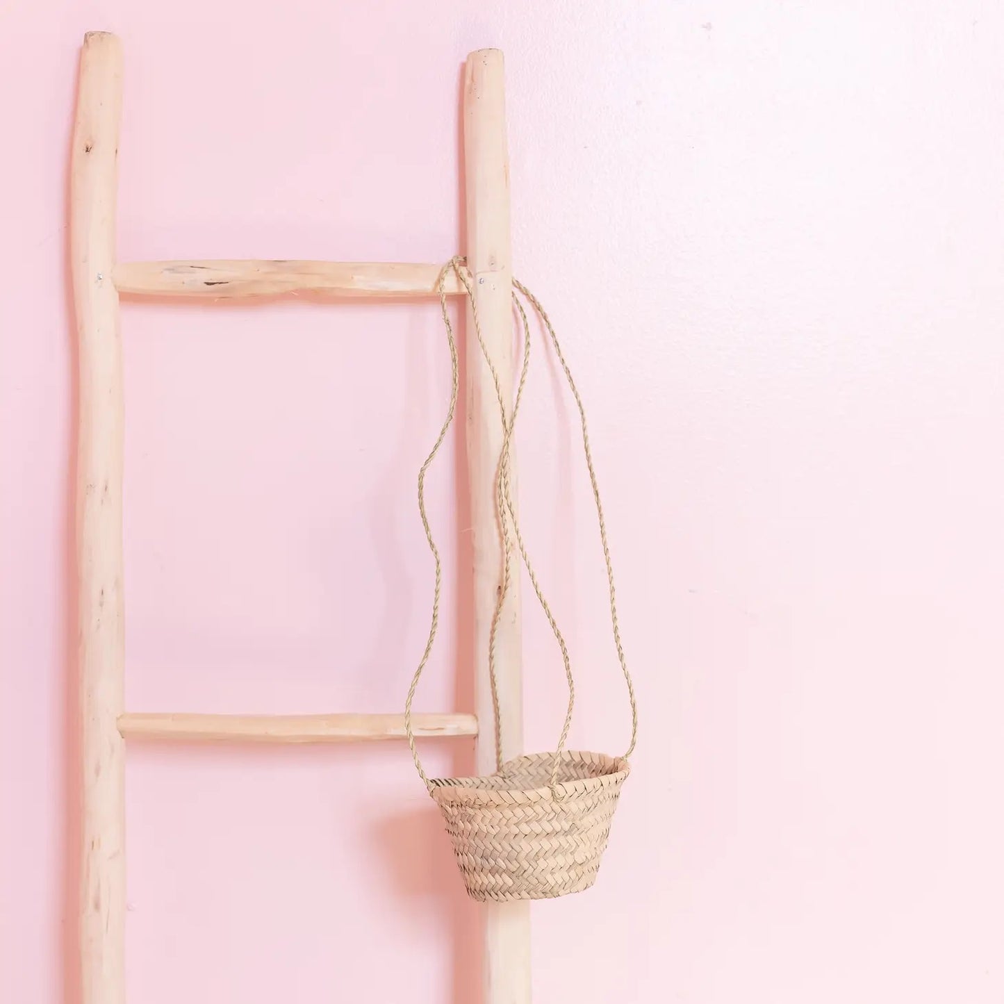 Socco Designs, Everglades Straw Plant Hanger