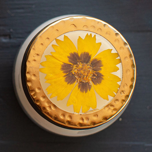 Rosy Rings, Honey Tobacco Small Pressed Floral Candle - Boutique Dandelion