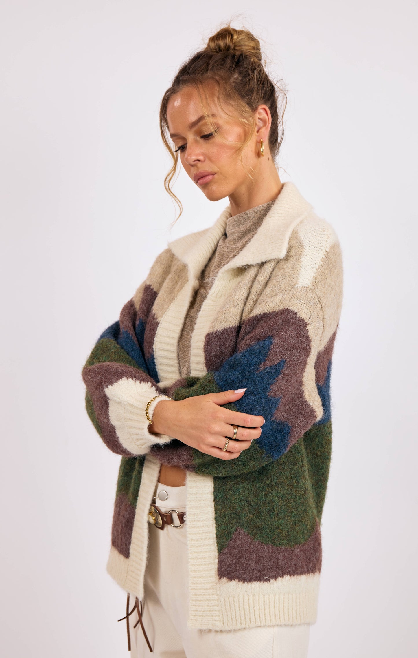 Birdie Landscape Intarsia Cardigan